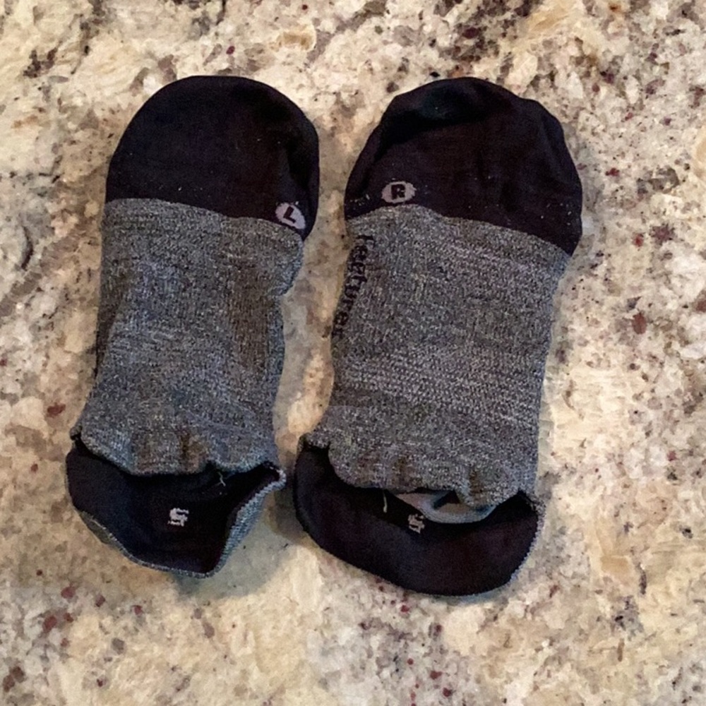 Women’s bundle- 3 pair Feetures socks Size small